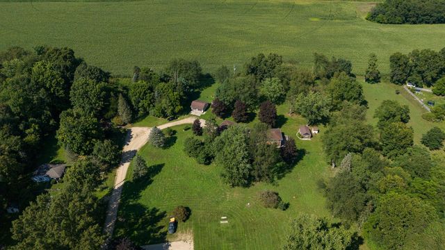 50295 St Joseph Street, Paw Paw, MI 49079