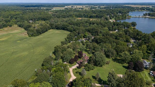 50295 St Joseph Street, Paw Paw, MI 49079