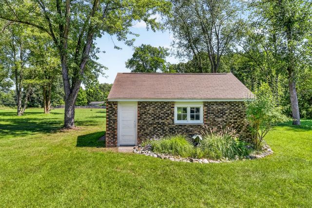 50295 St Joseph Street, Paw Paw, MI 49079