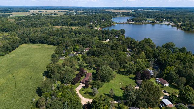 50295 St Joseph Street, Paw Paw, MI 49079