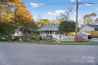 611 W Main Street Extension, Lincolnton, NC 28092