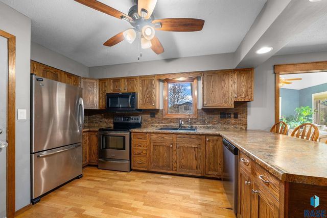 4108 E 23rd St, Sioux Falls, SD 57103