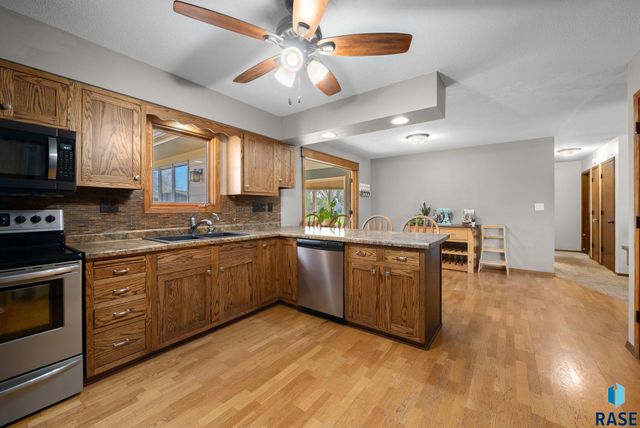 4108 E 23rd St, Sioux Falls, SD 57103