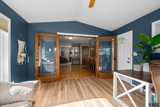 4108 E 23rd St, Sioux Falls, SD 57103