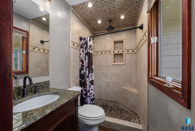 4108 E 23rd St, Sioux Falls, SD 57103