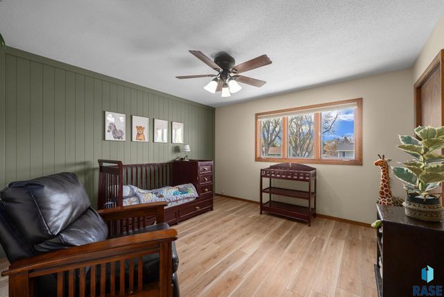 4108 E 23rd St, Sioux Falls, SD 57103