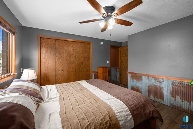 4108 E 23rd St, Sioux Falls, SD 57103