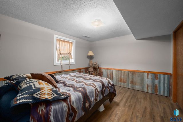 4108 E 23rd St, Sioux Falls, SD 57103