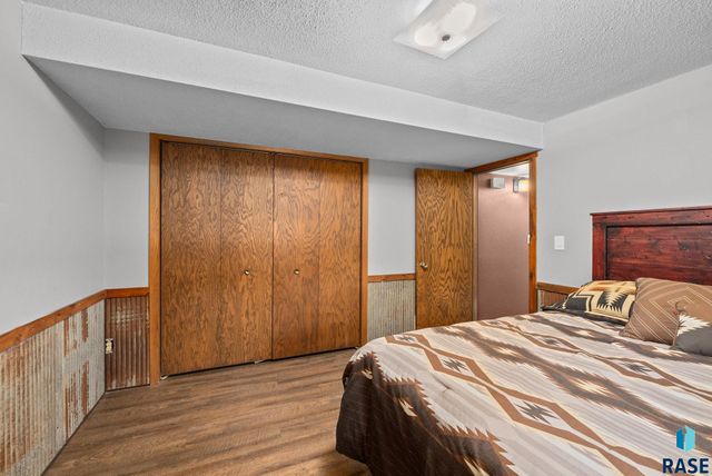 4108 E 23rd St, Sioux Falls, SD 57103