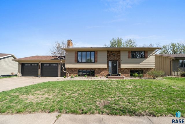 4108 E 23rd St, Sioux Falls, SD 57103