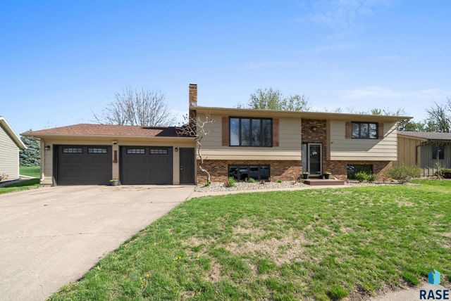 4108 E 23rd St, Sioux Falls, SD 57103