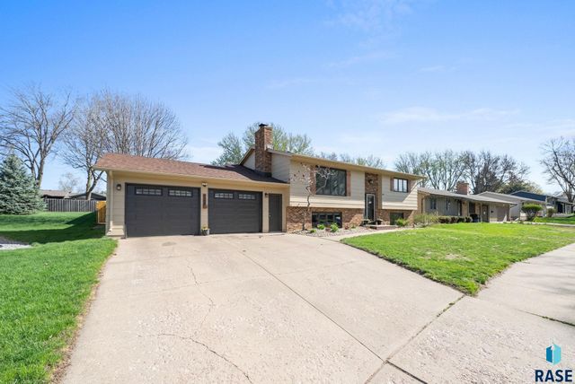 4108 E 23rd St, Sioux Falls, SD 57103