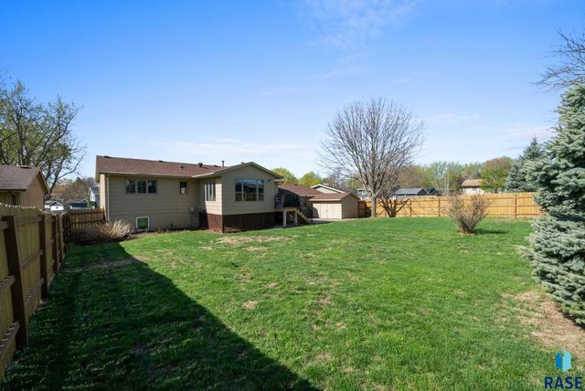 4108 E 23rd St, Sioux Falls, SD 57103