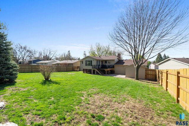 4108 E 23rd St, Sioux Falls, SD 57103