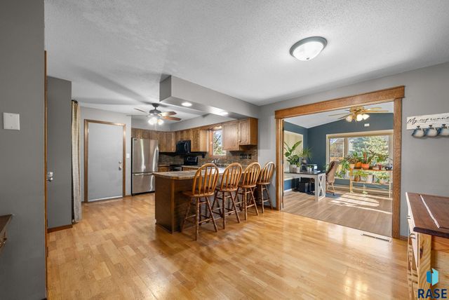 4108 E 23rd St, Sioux Falls, SD 57103