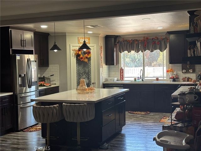 6995 Summit Valley Road, Hesperia, CA 92345