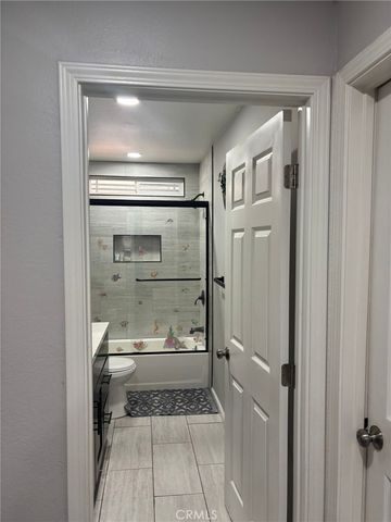 6995 Summit Valley Road, Hesperia, CA 92345