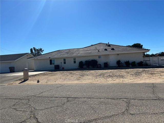 6995 Summit Valley Road, Hesperia, CA 92345