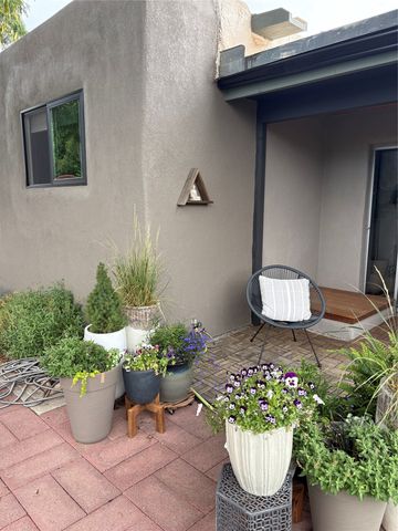 2270 Calle Pulido, Santa Fe, NM 87505