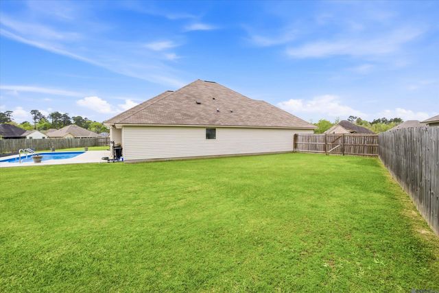 31318 Sweetwater Ridge Dr, Walker, LA 70785