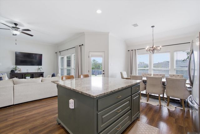 31318 Sweetwater Ridge Dr, Walker, LA 70785