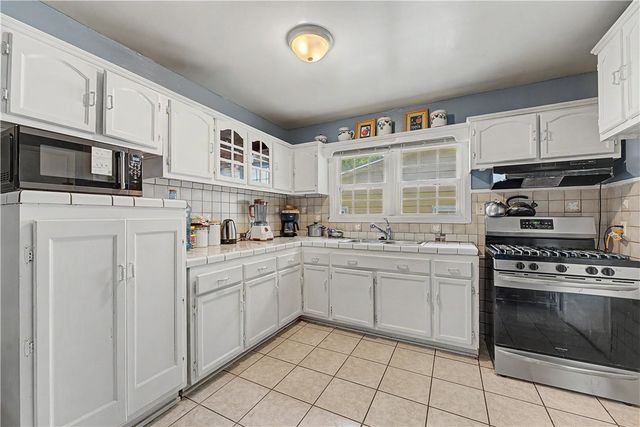 936 S Maxwell, Siloam Springs, AR 72761
