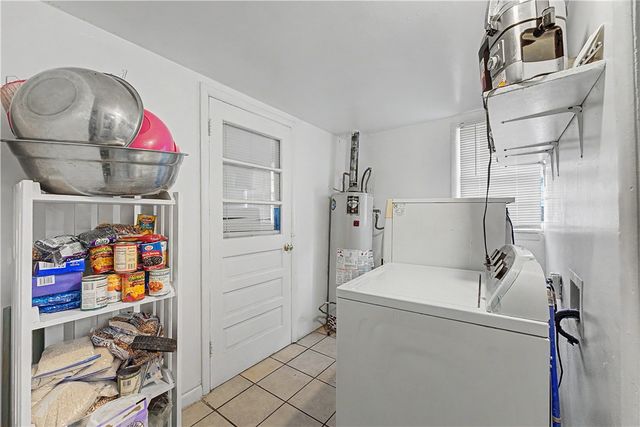936 S Maxwell, Siloam Springs, AR 72761