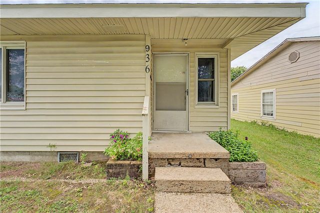 936 S Maxwell, Siloam Springs, AR 72761