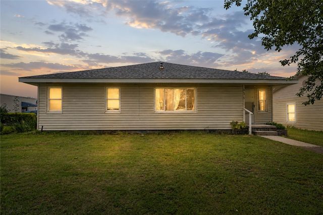 936 S Maxwell, Siloam Springs, AR 72761