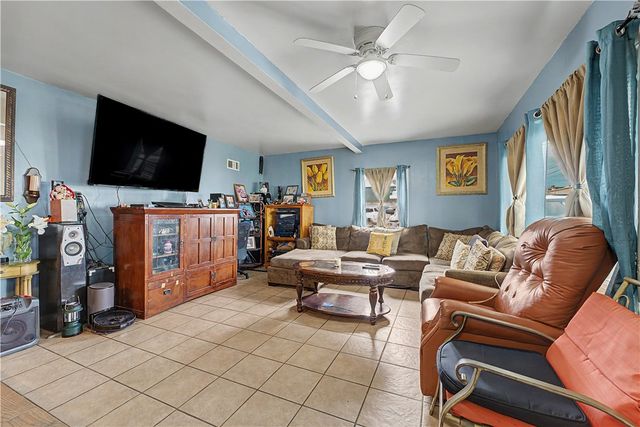 936 S Maxwell, Siloam Springs, AR 72761