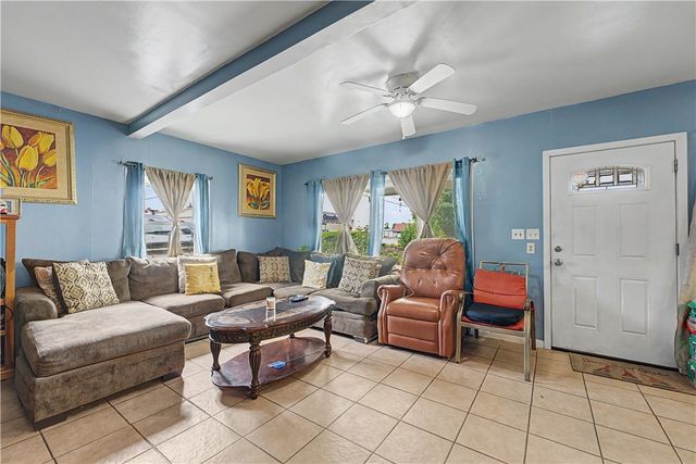 936 S Maxwell, Siloam Springs, AR 72761