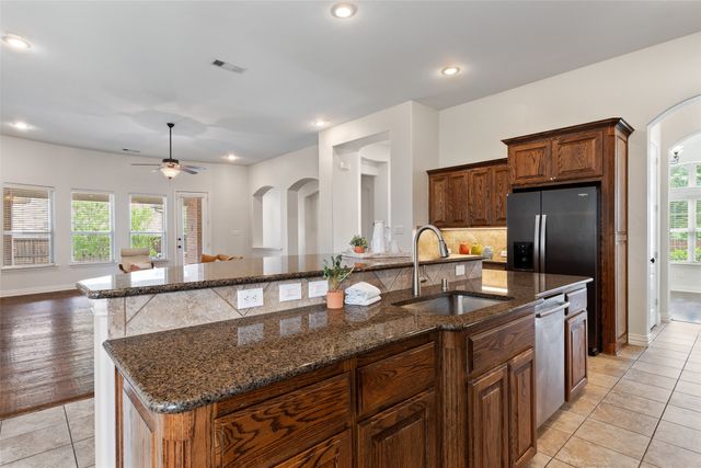 285 Talbot Lane, Sunnyvale, TX 75182