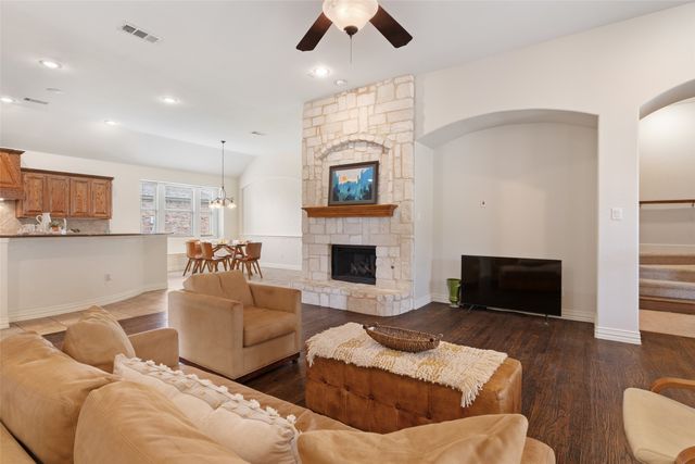 285 Talbot Lane, Sunnyvale, TX 75182