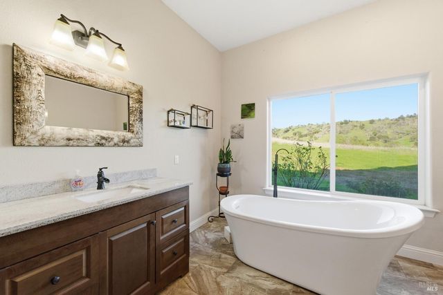7561 Pleasants Valley Rd, Vacaville, CA 95688