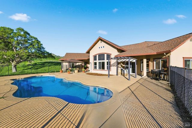 7561 Pleasants Valley Rd, Vacaville, CA 95688