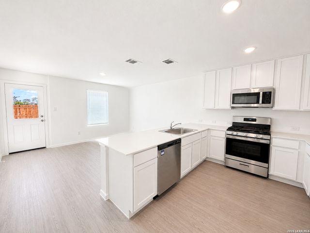 6506 Dali Bnd, San Antonio, TX 78263