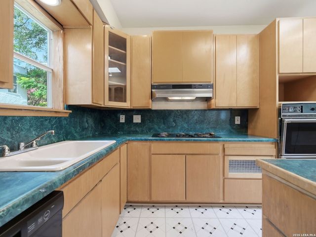 1549 W Huisache Avenue, San Antonio, TX 78201