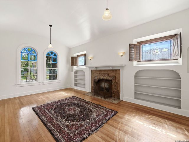 1549 W Huisache Avenue, San Antonio, TX 78201