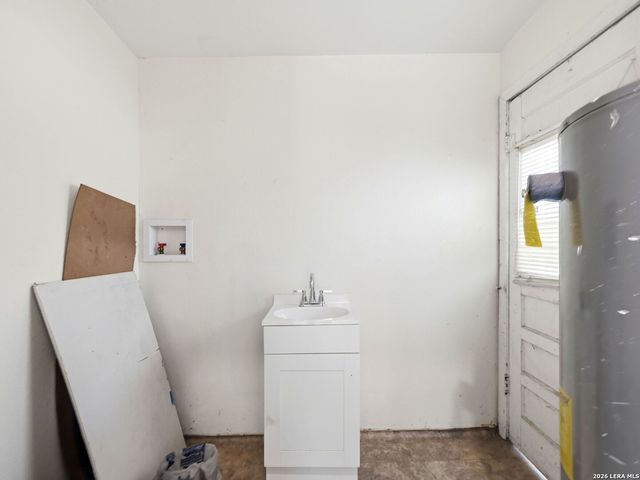 1549 W Huisache Avenue, San Antonio, TX 78201
