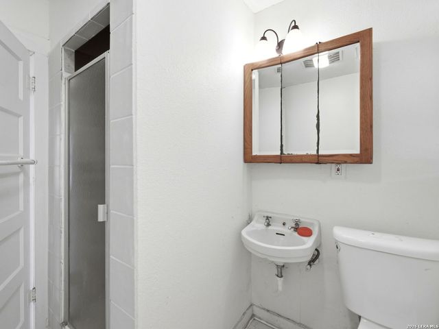 1549 W Huisache Avenue, San Antonio, TX 78201