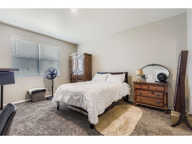 27227 E Maple Ave, Aurora, CO 80018