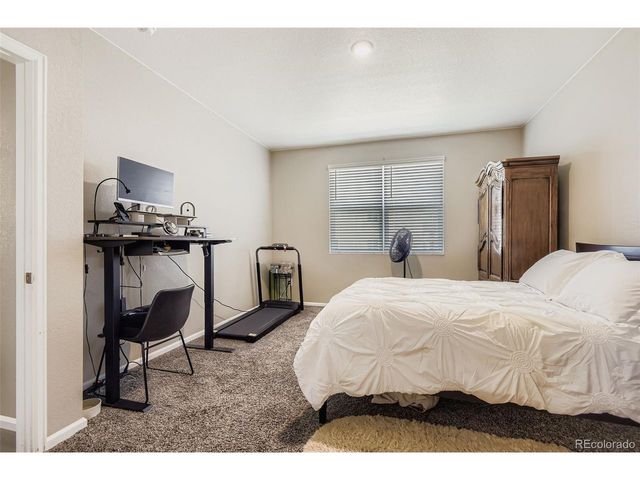 27227 E Maple Ave, Aurora, CO 80018