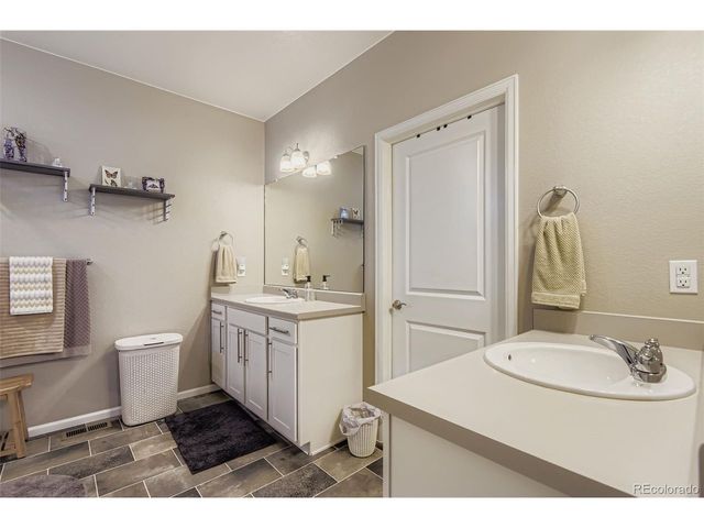 27227 E Maple Ave, Aurora, CO 80018