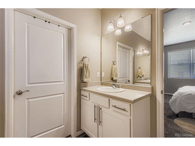 27227 E Maple Ave, Aurora, CO 80018