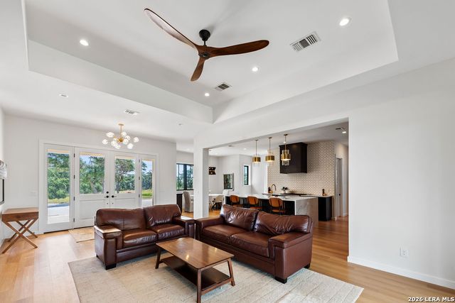 813 VERDE VISTA DR, Wimberley, TX 78676