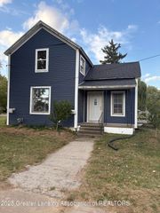 903 E State Street, St. Johns, MI 48879