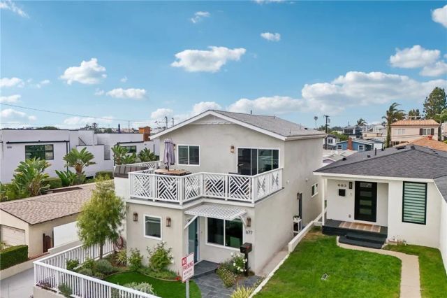 677 5th Street, Hermosa Beach, CA 90254