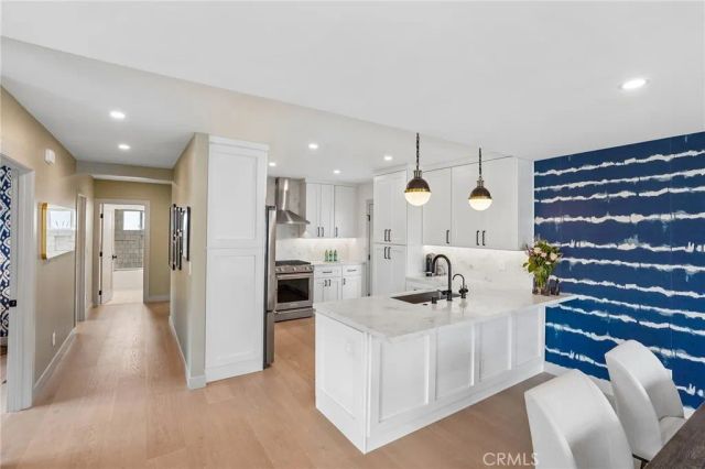 677 5th Street, Hermosa Beach, CA 90254
