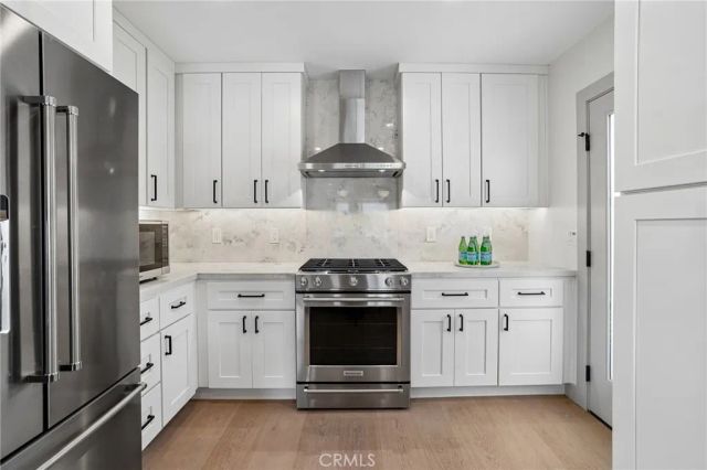 677 5th Street, Hermosa Beach, CA 90254