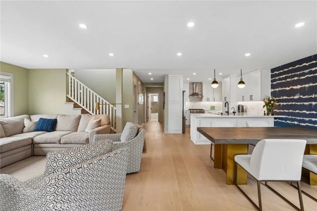 677 5th Street, Hermosa Beach, CA 90254
